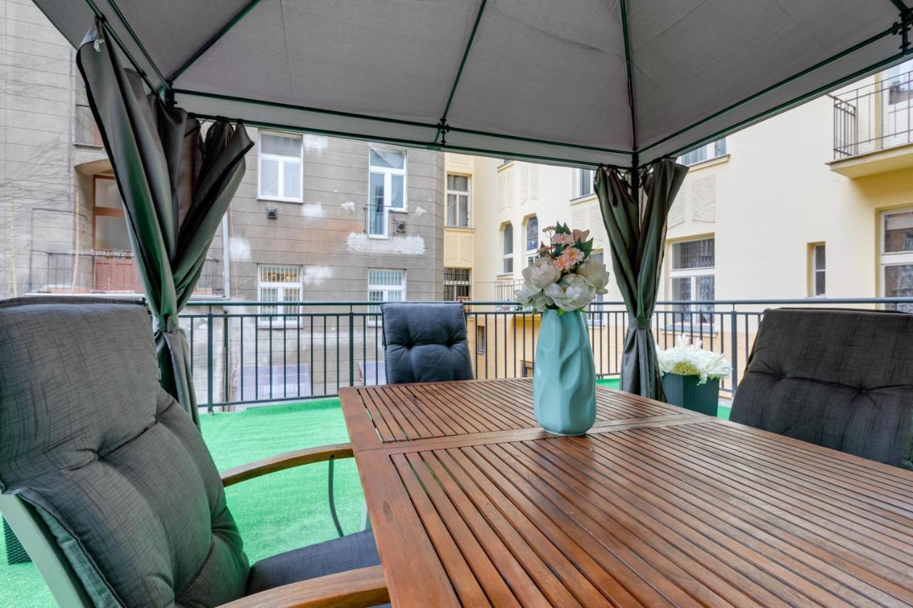 Luxury Riverside Apartments In The Center Of Praha Bagian luar foto