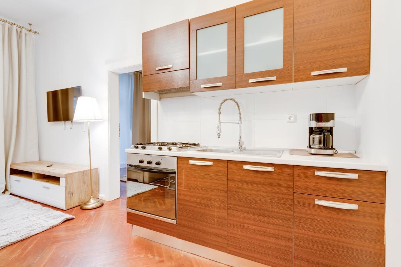Luxury Riverside Apartments In The Center Of Praha Bagian luar foto